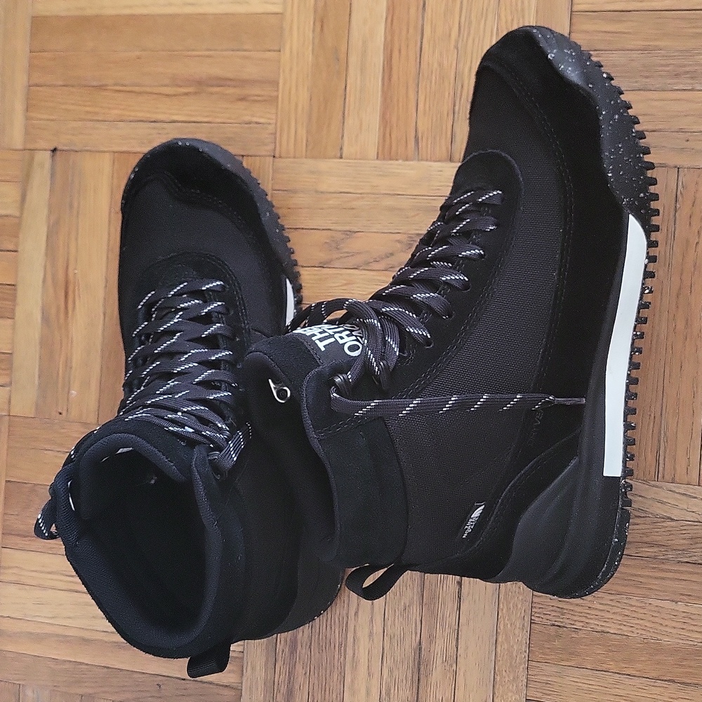 The North Face Suede & Nylon Hiker Boots FITS LIKE 8.5 to 9